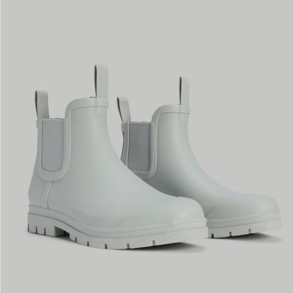 NEW EVERLANE Chelsea Rain Boots in Sage Green - Picture 1 of 11